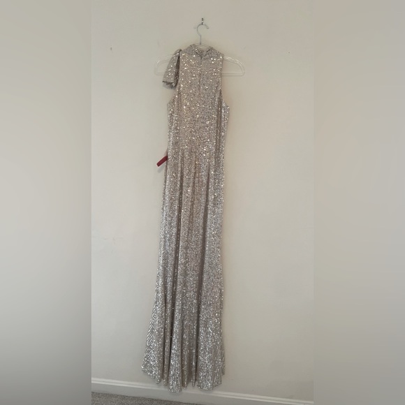 MAC DUGGAL Ieena Sequined Soft Tie Halter Neck Column NWT Size 2 - Picture 3 of 9